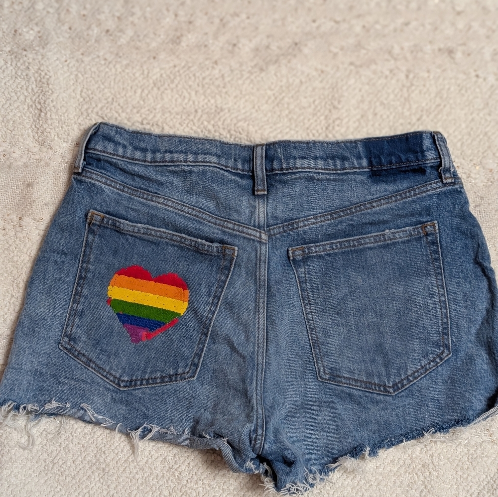 Abercrombie And Fitch Women's Blue Denim Sequin Heart Shorts Mom High Rise Sz 30